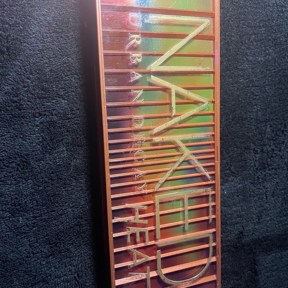 Urban Decay Naked Heat Wall Decor - Vibrant Hues